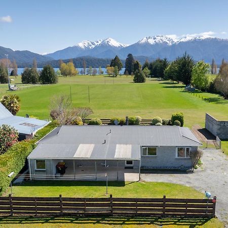 Kepler Retreat - Te Anau Holiday Home Екстер'єр фото