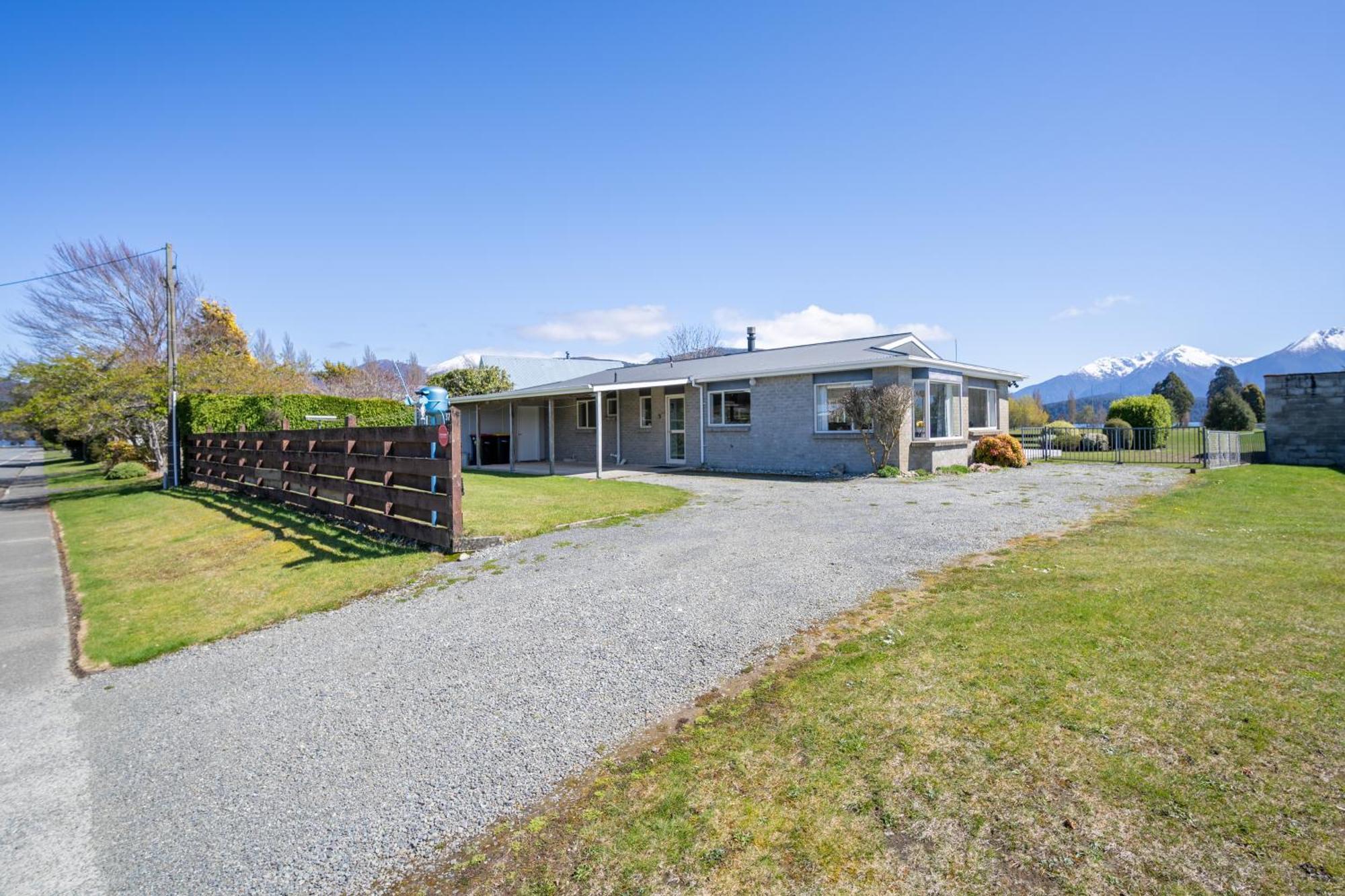 Kepler Retreat - Te Anau Holiday Home Екстер'єр фото