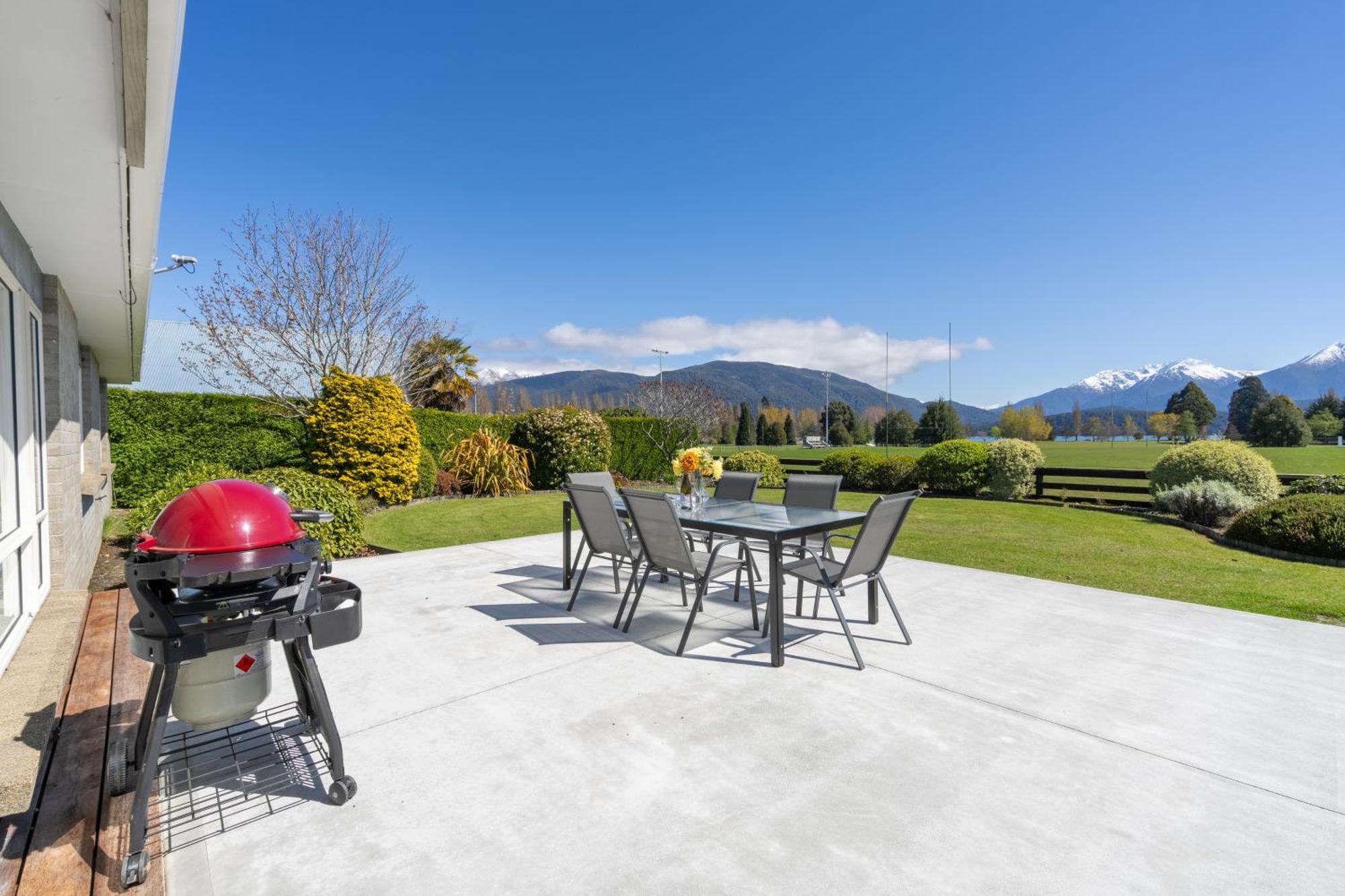 Kepler Retreat - Te Anau Holiday Home Екстер'єр фото