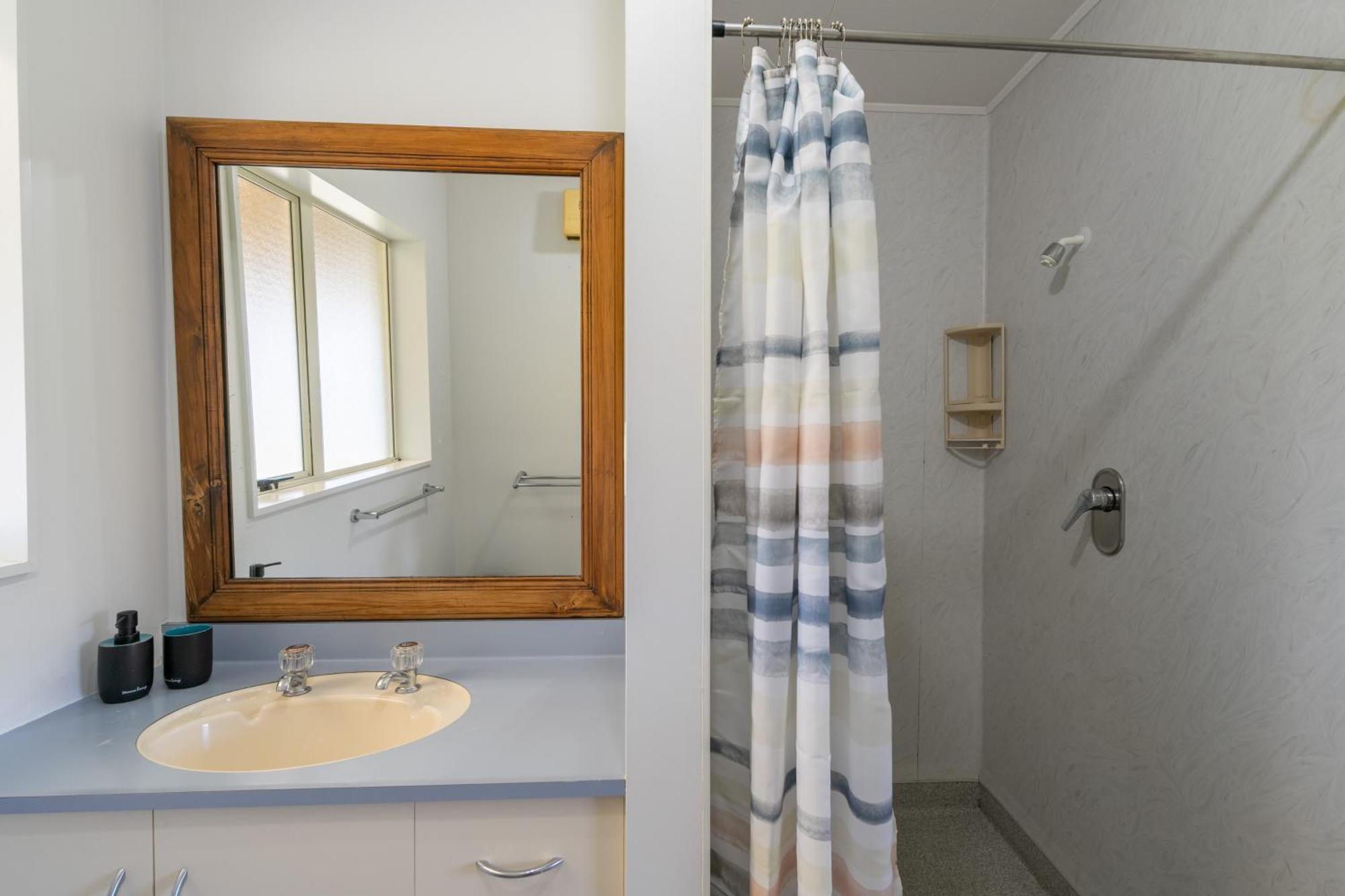 Kepler Retreat - Te Anau Holiday Home Екстер'єр фото