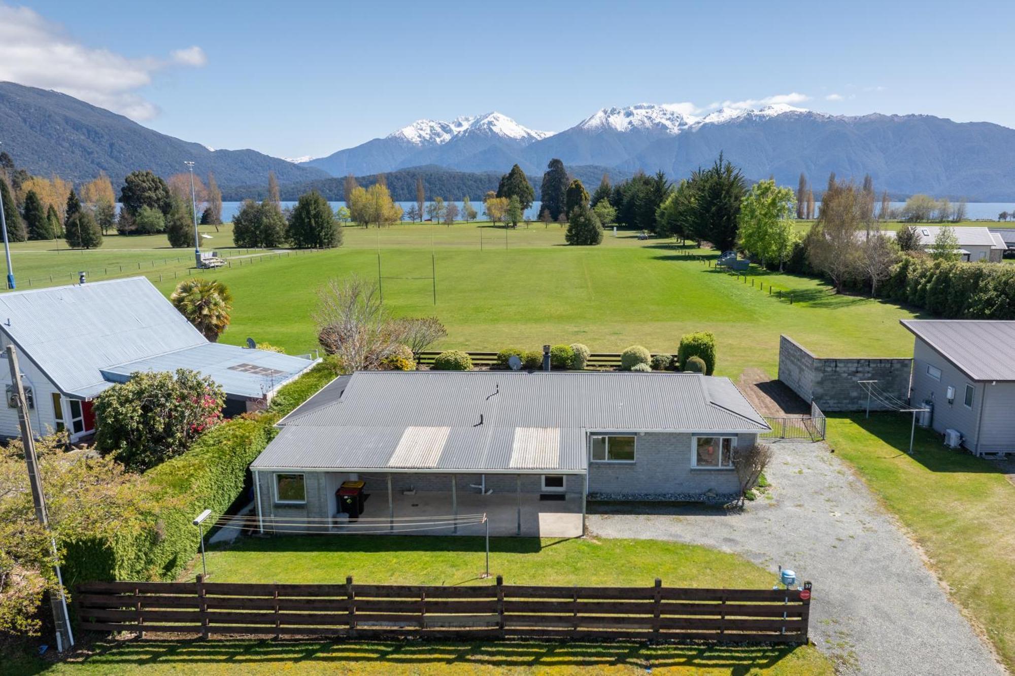 Kepler Retreat - Te Anau Holiday Home Екстер'єр фото